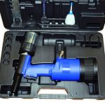 Pistol de tras nituri tip UT8363